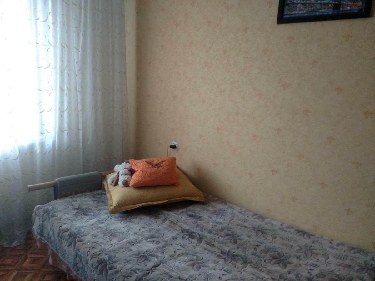 Двокімнатна Квартира 尤日内 外观 照片
